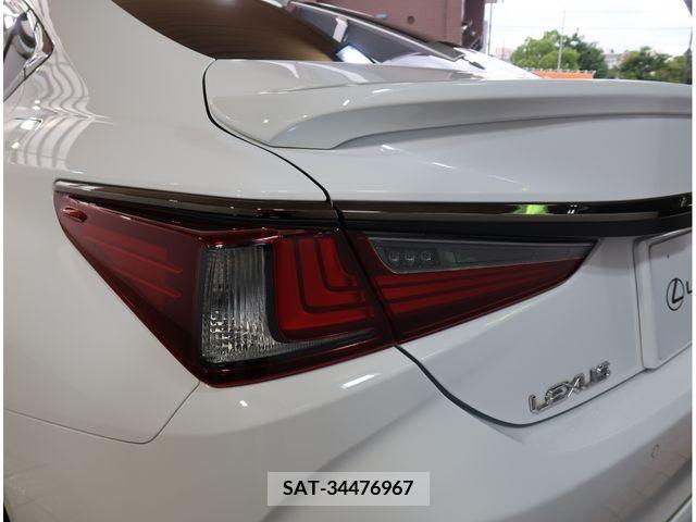 Lexus ES 2021-01 354147-11