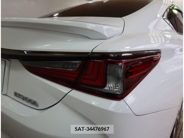 Lexus ES 2021-01 354147-12