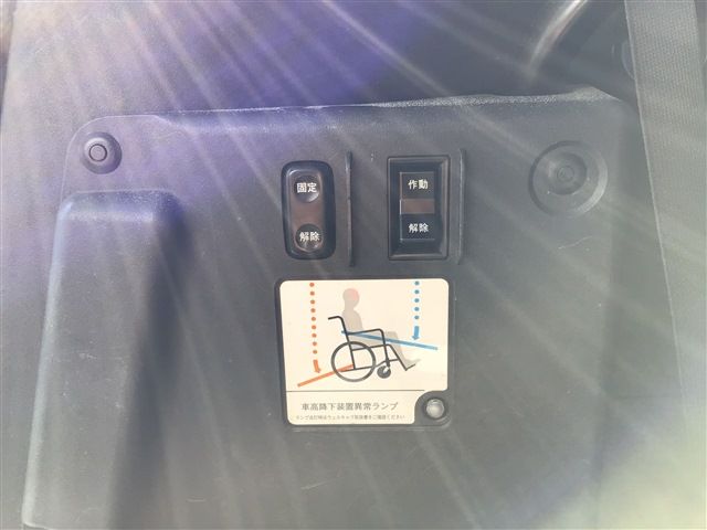 Toyota RACTIS 2010-08 11029-18