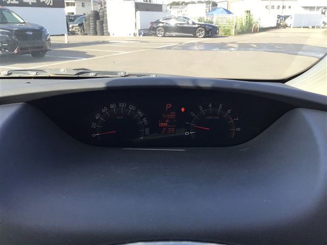 Toyota RACTIS 2010-08 11029-26
