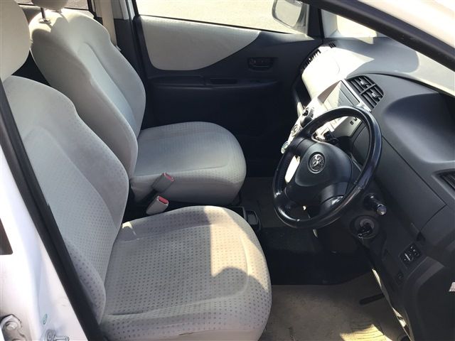 Toyota RACTIS 2010-08 11029-11