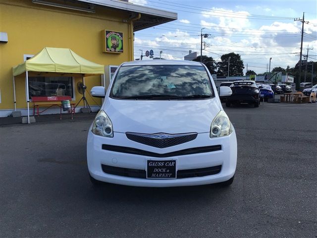 Toyota RACTIS 2010-08 11029-2