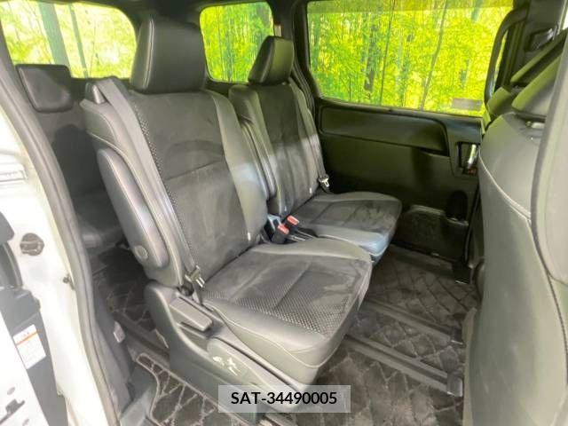 Toyota VOXY 2021-04 288990-9