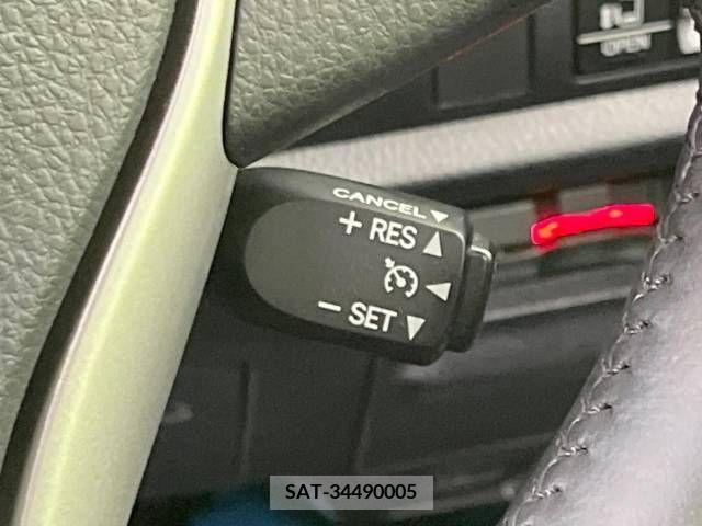 Toyota VOXY 2021-04 288990-7