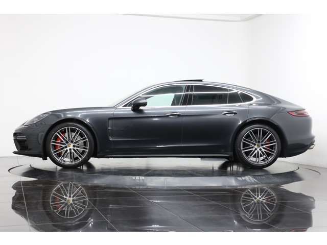 Porsche PANAMERA 2017-05 192405-9