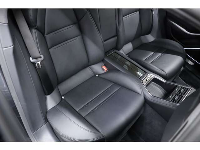 Porsche PANAMERA 2017-05 192405-15