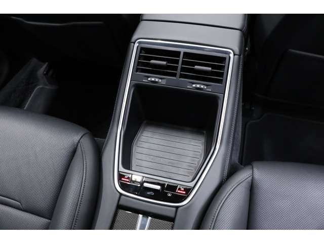 Porsche PANAMERA 2017-05 192405-18
