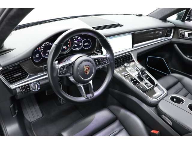 Porsche PANAMERA 2017-05 192405-2