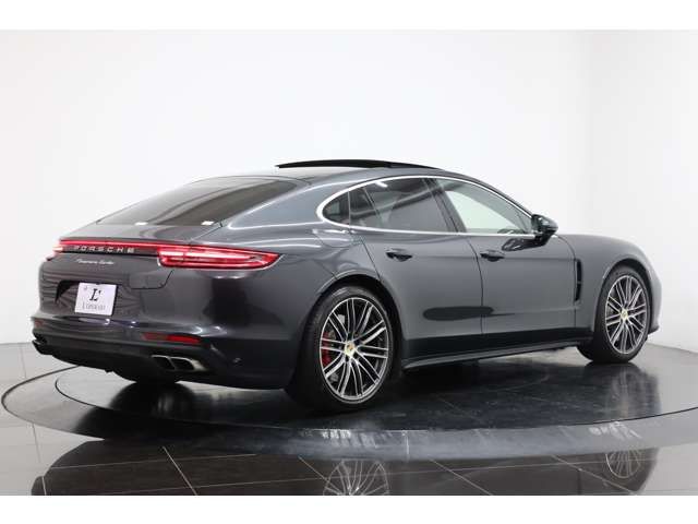 Porsche PANAMERA 2017-05 192405-11