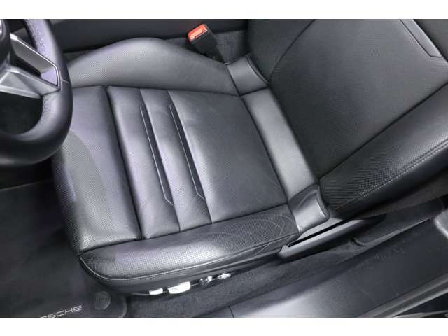 Porsche PANAMERA 2017-05 192405-14