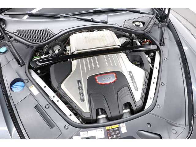 Porsche PANAMERA 2017-05 192405-4