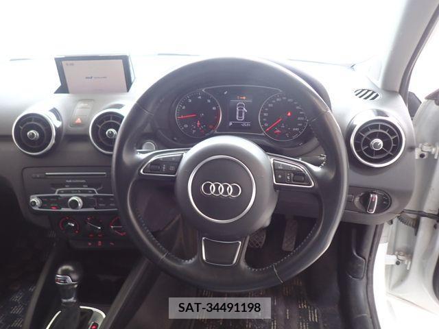 Audi A1 2015-08 261732-10