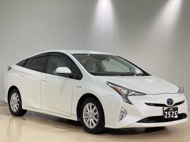 Toyota PRIUS 2016-02 17572-0