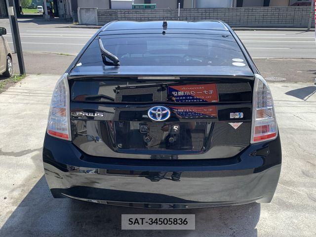 Toyota PRIUS 2010-11 377924-6