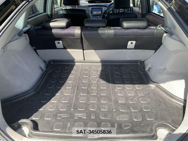 Toyota PRIUS 2010-11 377924-9