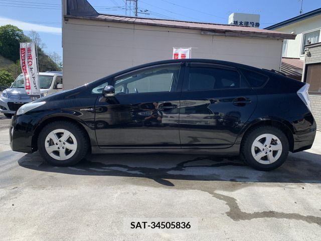 Toyota PRIUS 2010-11 377924-4