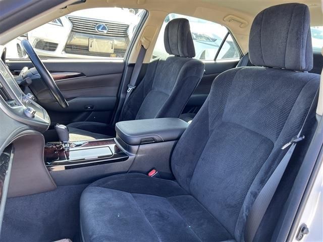Toyota CROWN SEDAN 2015-11 20982-18