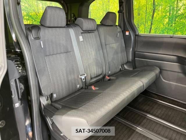 Toyota NOAH 2023-06 238733-9