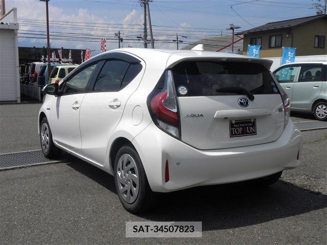 Toyota AQUA 2019-07 356329-5