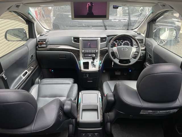 Toyota VELLFIRE 2013-02 12826-3