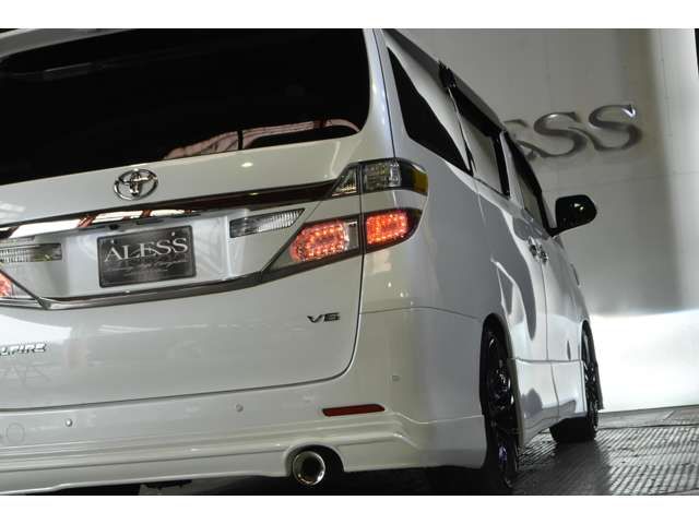 Toyota VELLFIRE 2013-02 12826-10
