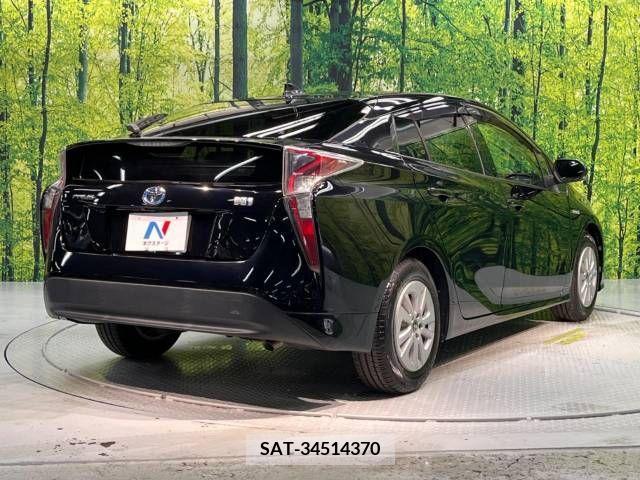 Toyota PRIUS 2016-01 322259-17