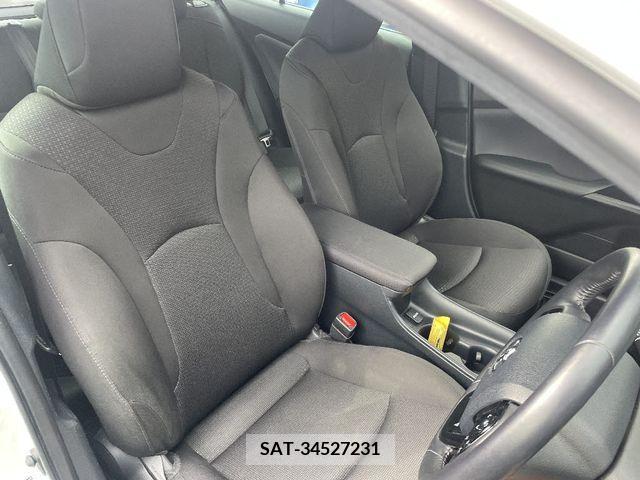 Toyota PRIUS 2019-03 229360-5