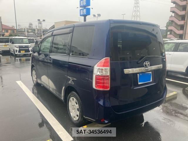 Toyota NOAH 2008-02 392845-3