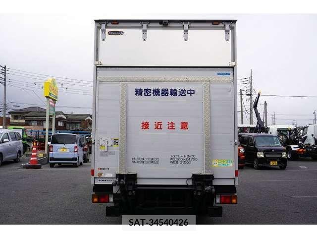 Isuzu ELF TRUCK 2017-10 211981-3