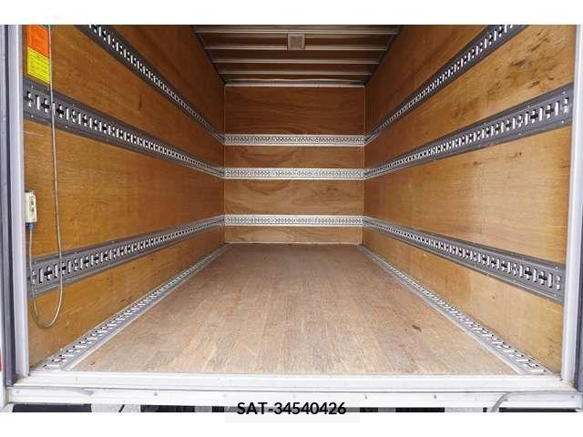 Isuzu ELF TRUCK 2017-10 211981-17
