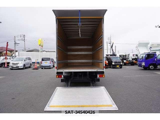 Isuzu ELF TRUCK 2017-10 211981-16