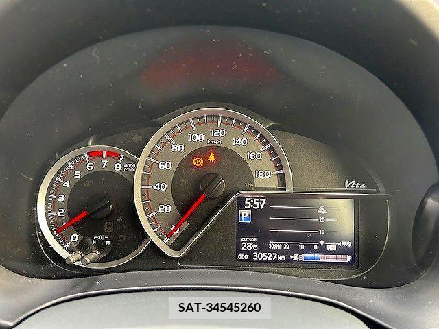 Toyota VITZ 2015-09 327702-7