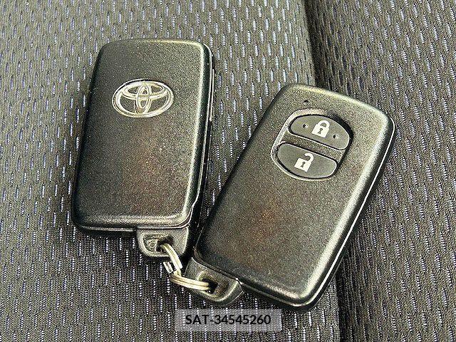 Toyota VITZ 2015-09 327702-4