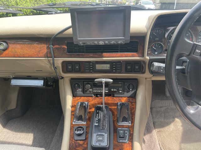 Jaguar XJ SERIES 1991-11 15644-5