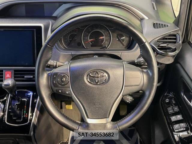 Toyota VOXY 2019-08 332621-11