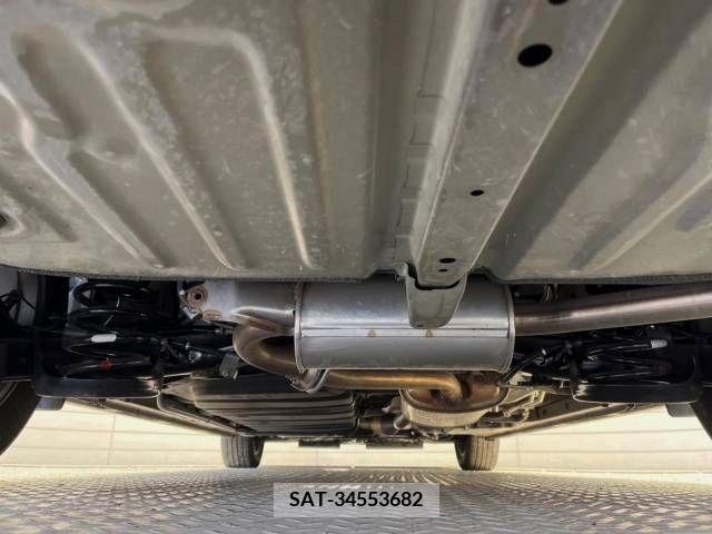 Toyota VOXY 2019-08 332621-19
