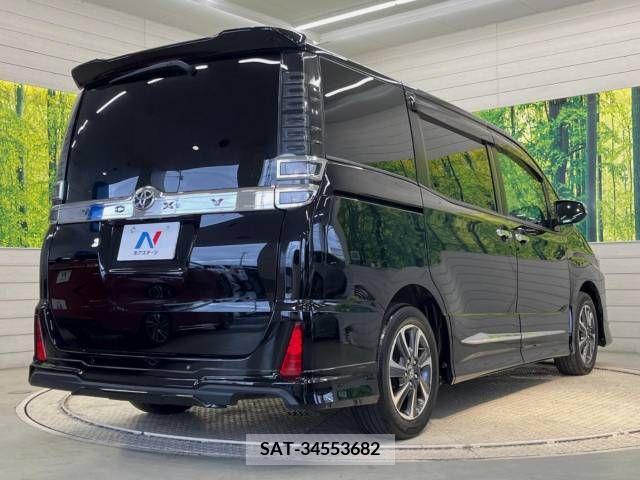 Toyota VOXY 2019-08 332621-17