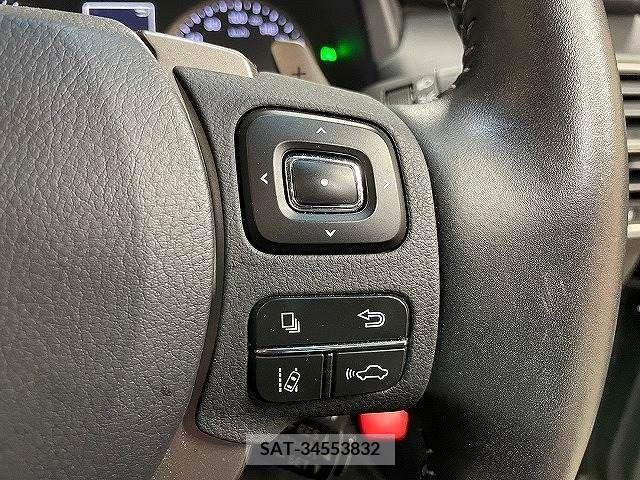 Lexus NX 2018-09 300552-5