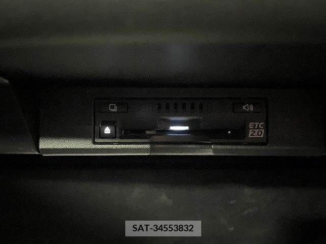 Lexus NX 2018-09 300552-4
