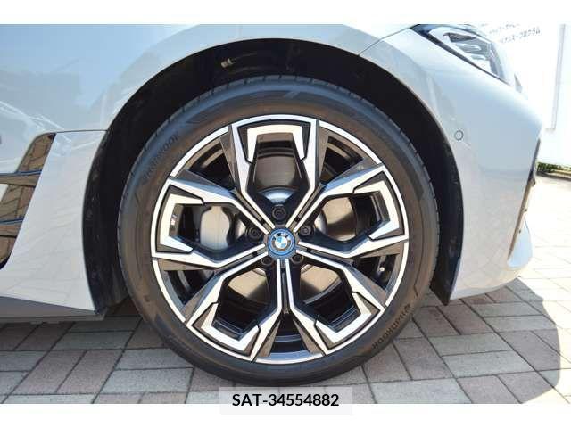 Bmw i4 2022-06 318999-10