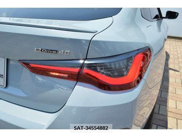 Bmw i4 2022-06 318999-9