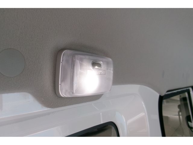 Mazda SCRUM VAN 2023-08 16948-28