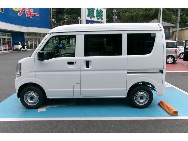 Mazda SCRUM VAN 2023-08 16948-7