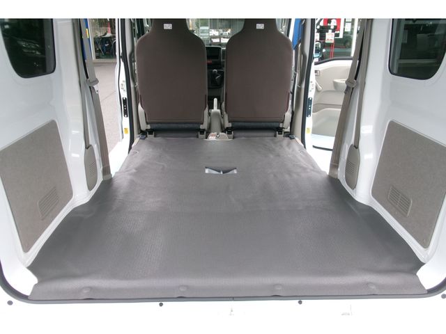 Mazda SCRUM VAN 2023-08 16948-27