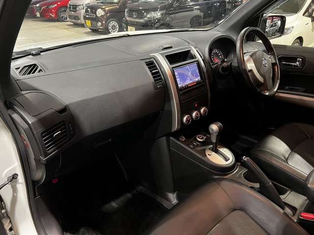 Nissan X-TRAIL 2013-12 27373-4