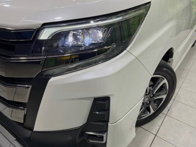 Toyota NOAH 2018-10 191439-13