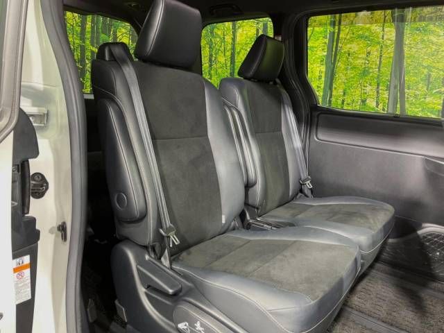 Toyota NOAH 2018-10 191439-9