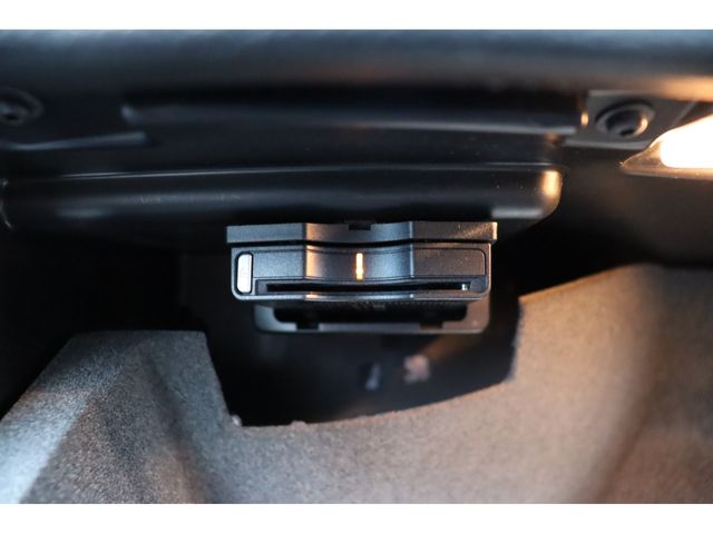Mercedes Benz CLA-CLASS 2017-01 9516-11