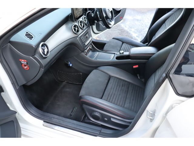 Mercedes Benz CLA-CLASS 2017-01 9516-5