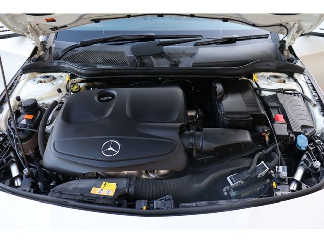 Mercedes Benz CLA-CLASS 2017-01 9516-24